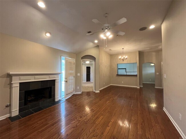 Building Photo - 8979 Stoneridge Pl