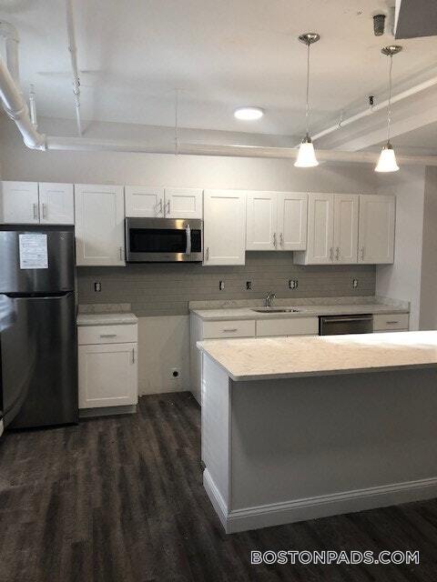 Building Photo - 89 Park Dr