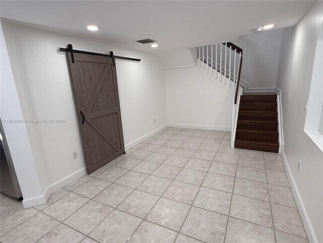 Building Photo - 8660 SW 161st Ave