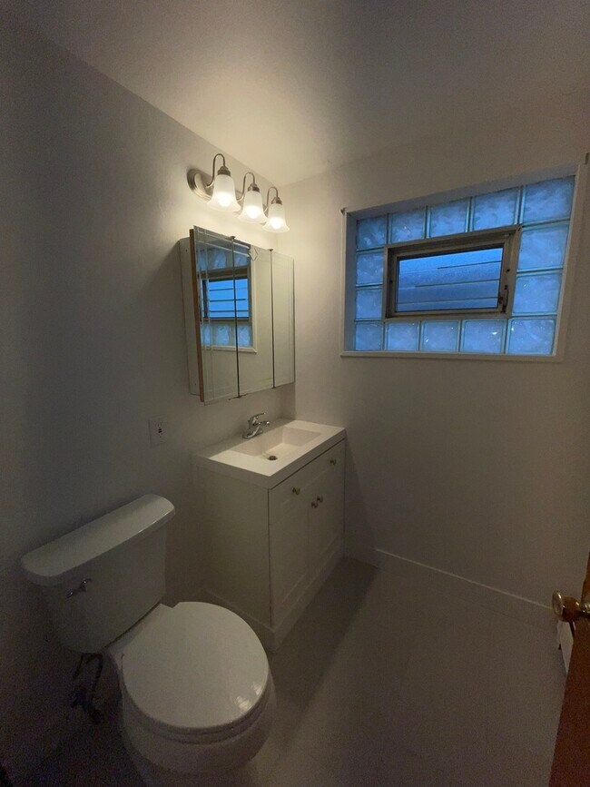 Building Photo - 8511 W Gregory St