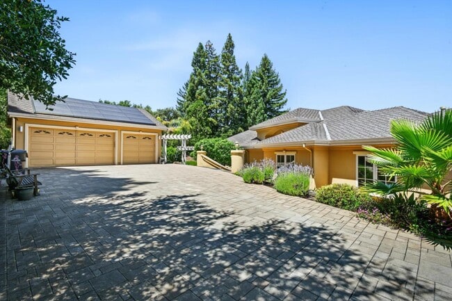 Building Photo - 169 Sausal Dr
