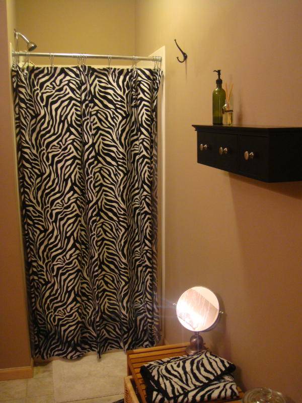 Master Bathroom - 2530 E 34th St