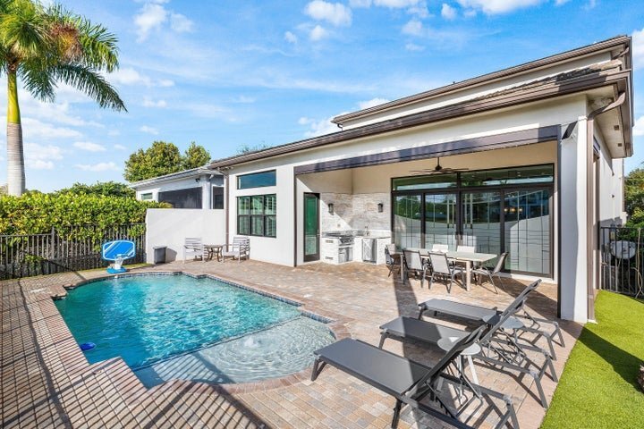 Building Photo - 17317 Santaluce Mnr