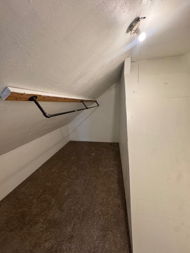 Building Photo - This Charming 3BR Single Family Home!