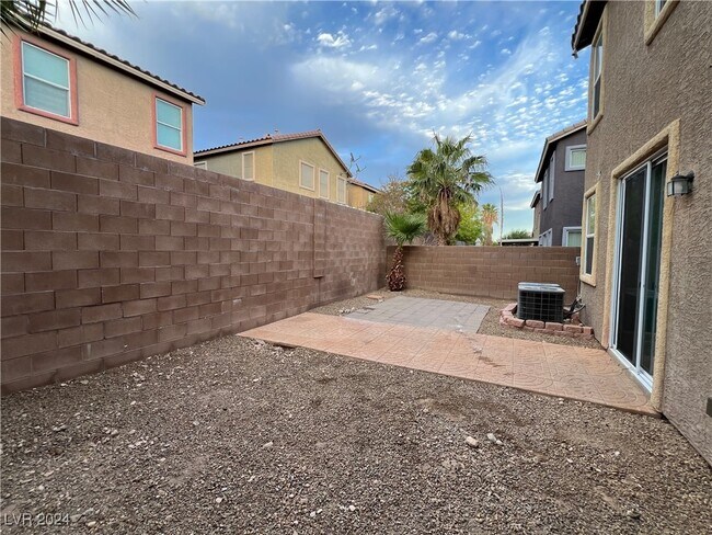 Building Photo - 9136 Wine Cellar Ave
