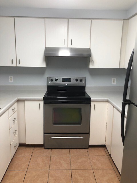 Building Photo - Unfurnished 2 BR/2BA Condo