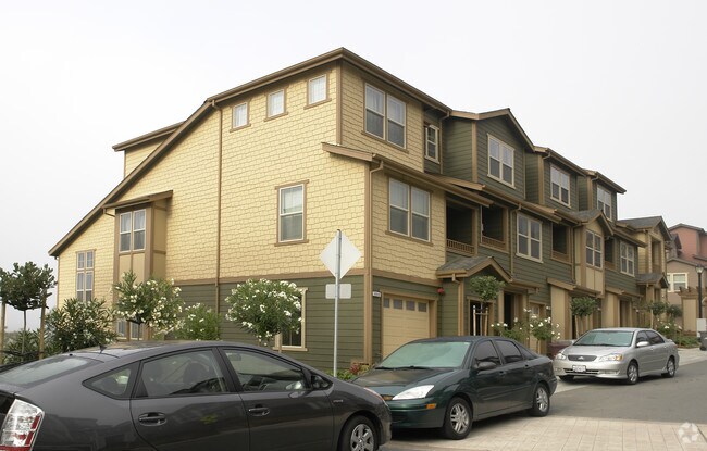 Building Photo - 6042 Old Quarry Loop