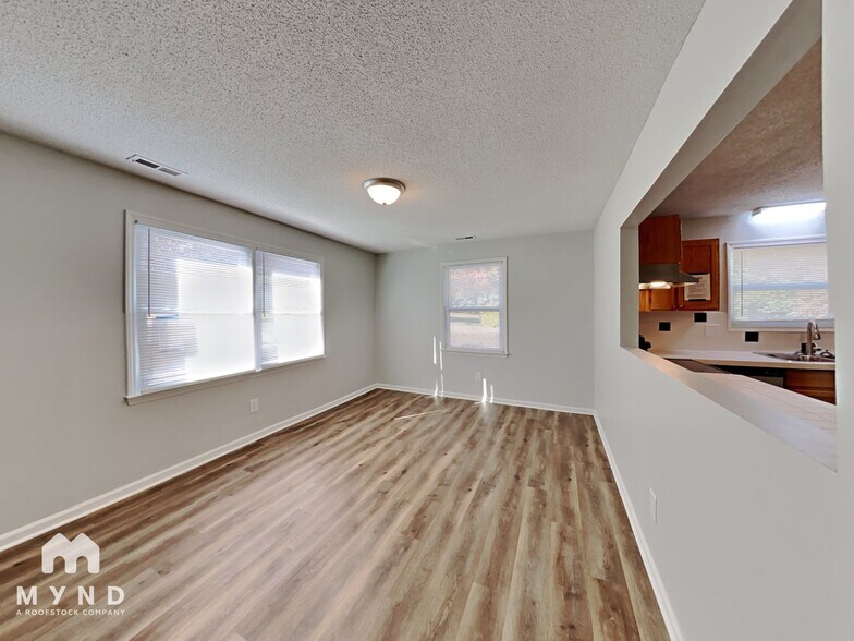 Building Photo - 211 Buckskin Dr