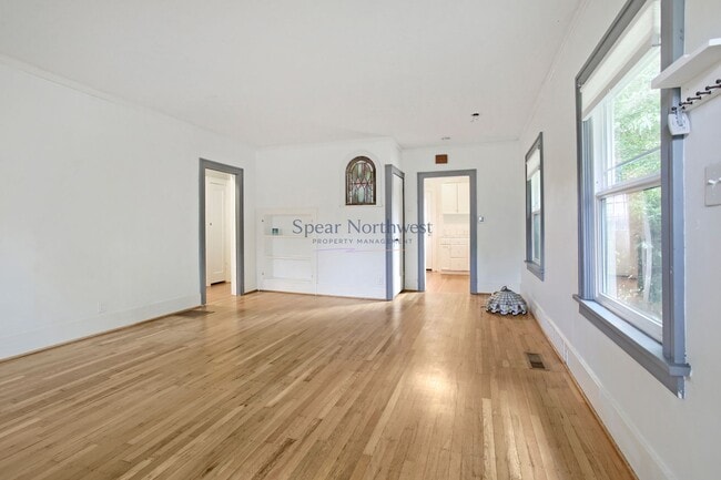 Building Photo - 2137 N Sumner St