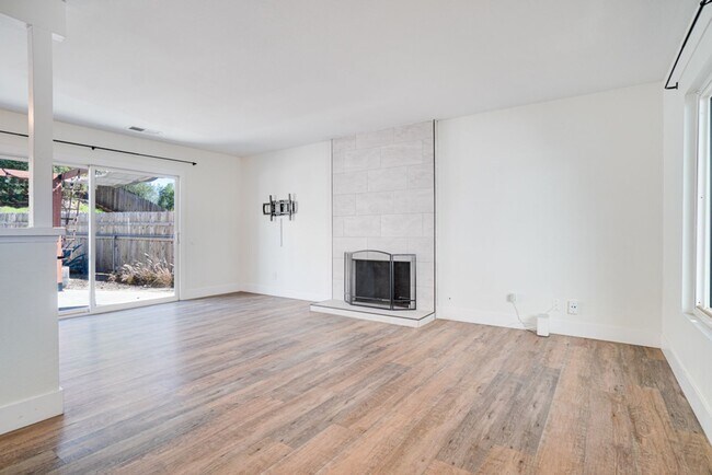 Building Photo - Dain House