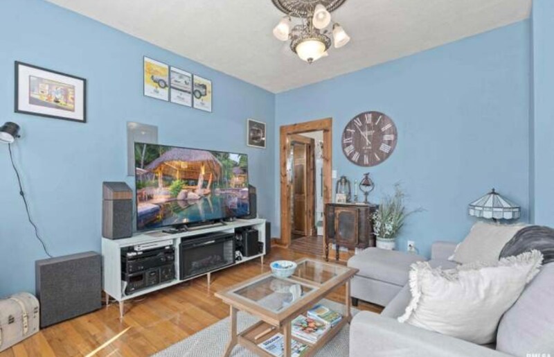 Building Photo - 111 21st St