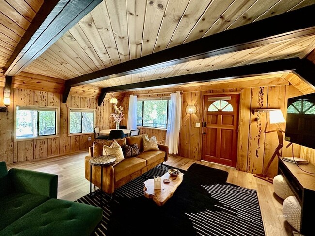 Building Photo - 25245 Rosaline Rd