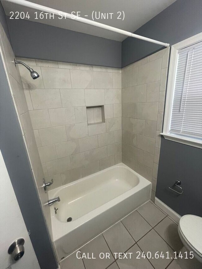 Building Photo - 2204 16th St SE