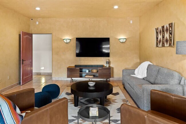 Building Photo - 123 Devils Kitchen Dr