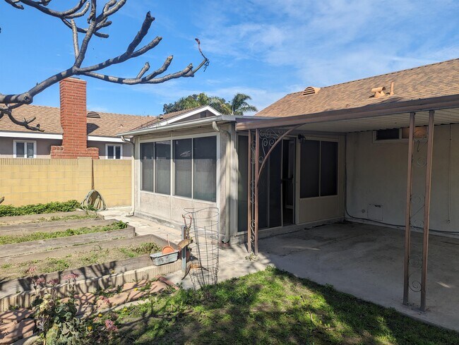 Building Photo - 18613 Jeffrey Ave