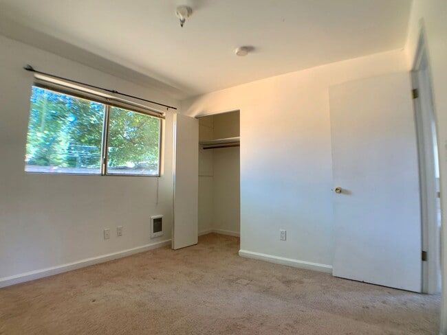 Building Photo - Great Home For Rent