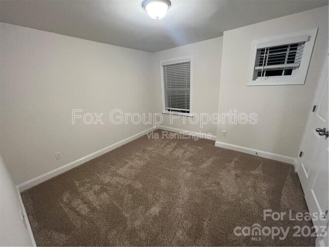 Building Photo - 345 Preston Rd