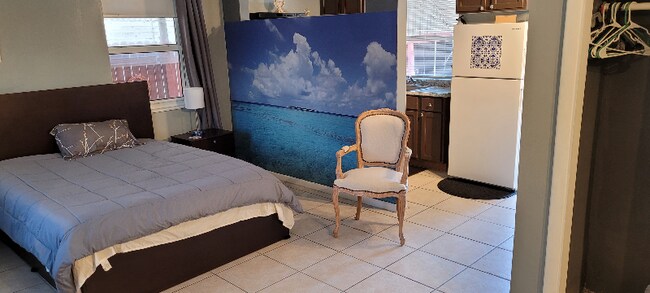 Building Photo - 129 SE 2nd Terrace