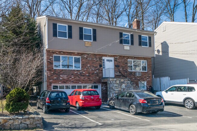 Building Photo - 196 Hope St