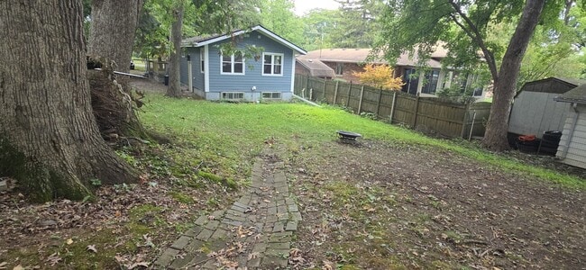 Building Photo - 15407 Kenton Ave