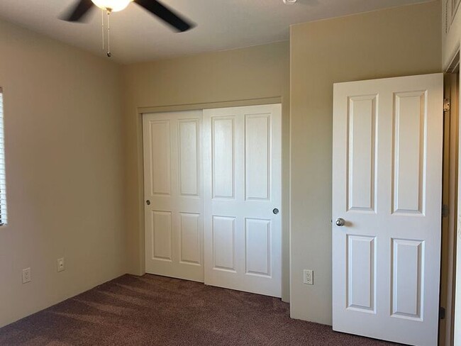 Building Photo - Popular 2BR/2.5BA 2 Story Townhome conveniently located close to PCC, U of A!