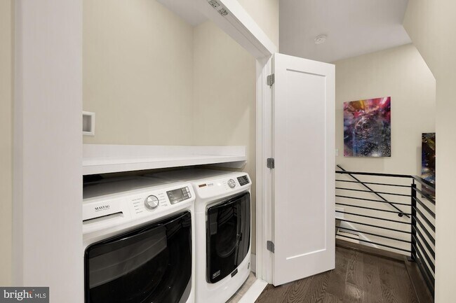 Building Photo - 153 Winsome Cir