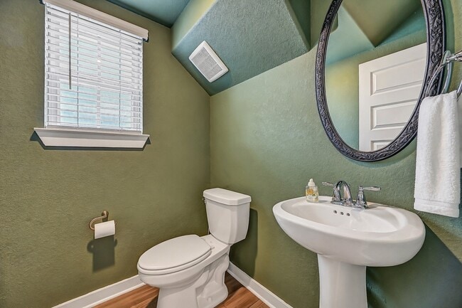 Building Photo - 2403 Bay Breeze Dr