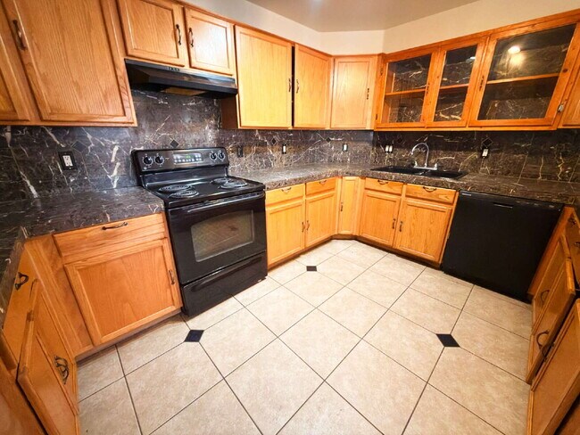 Building Photo - Spacious Single-Story Home with Open Layout & 2-Car Garage