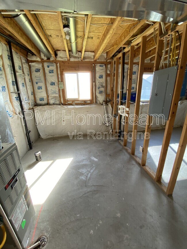 Building Photo - 1639 W 600 N