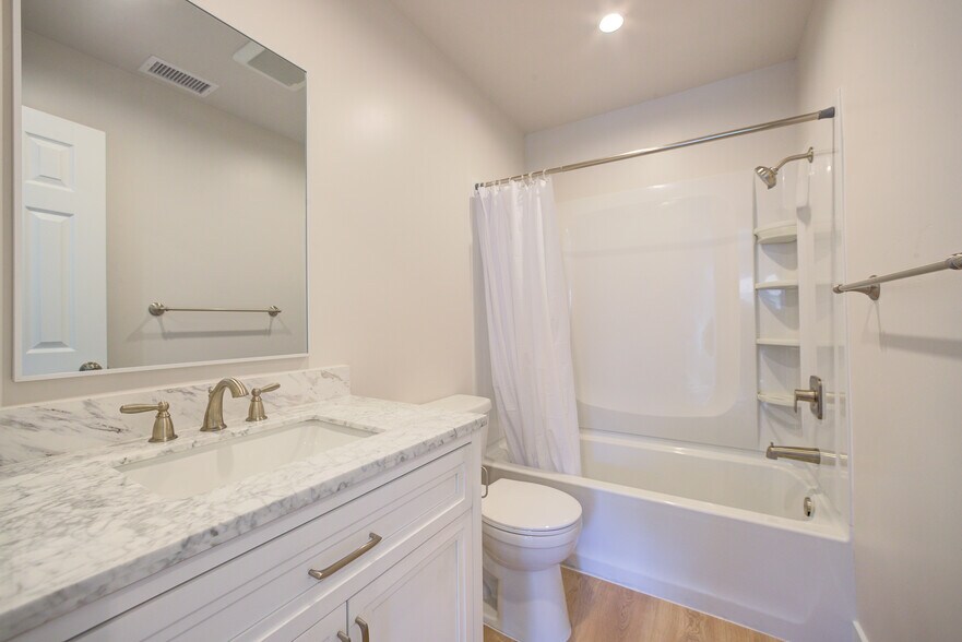 Building Photo - 1238 Coral St