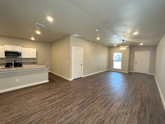 Building Photo - Indulge in Luxury: Upscale 3-Bedroom Duplex for Rent in Coveted Harvest Neighborhood