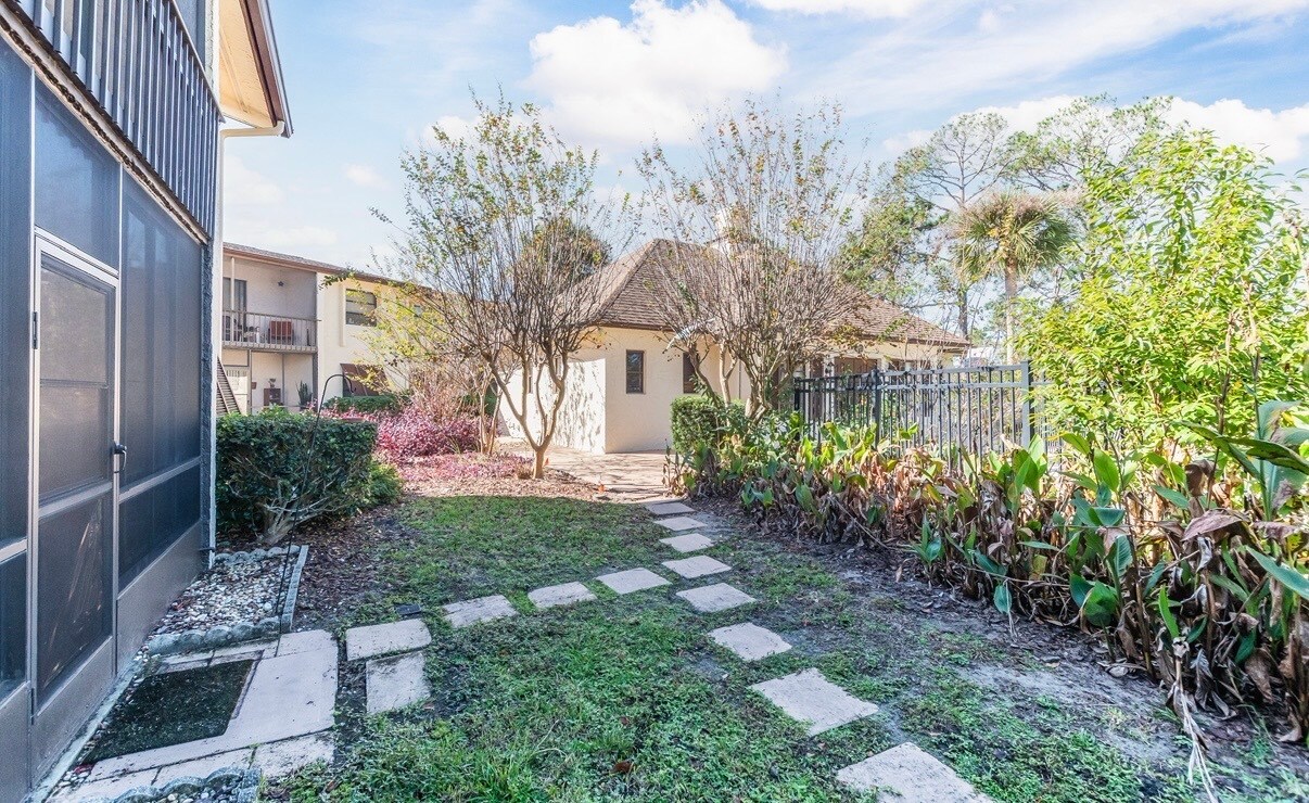 Building Photo - 600 Domenico Cir