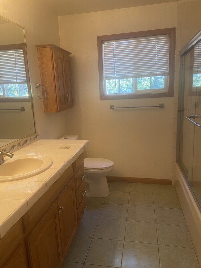 Building Photo - 2673 Wailaki St