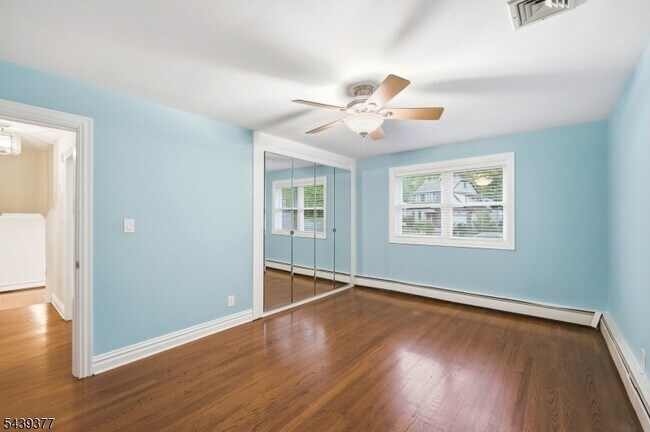 Building Photo - 47 Crossbrook Rd