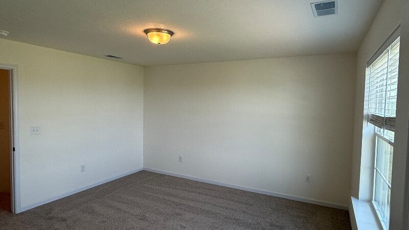Building Photo - 3605 Fieldstone Dr