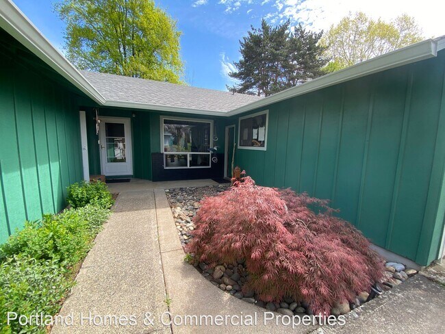 Building Photo - 2 br, 1 bath House - 832 SE Lambert Circle