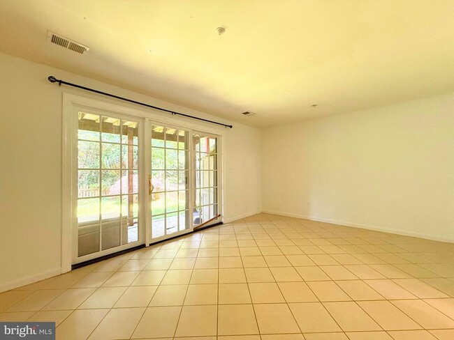 Building Photo - 14051 Jump Dr