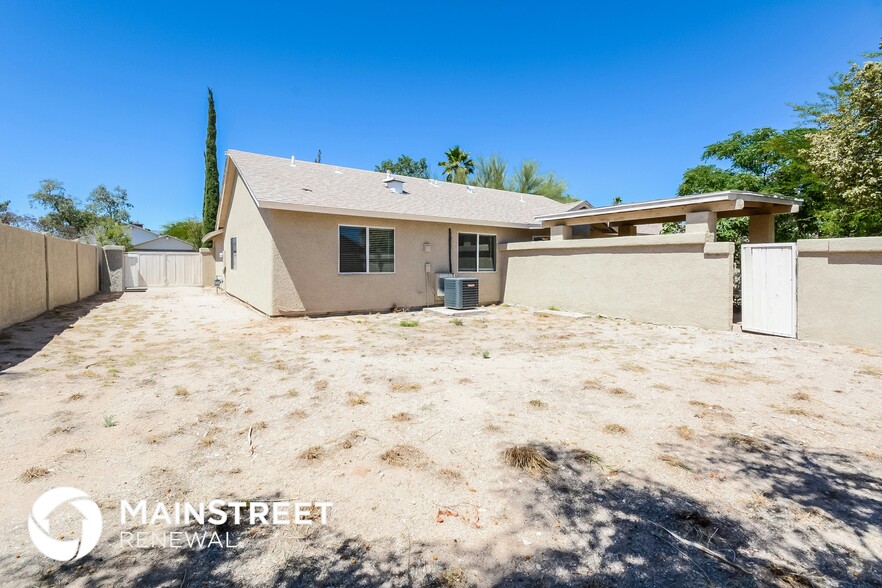 Building Photo - 9990 E Nicaragua Ln