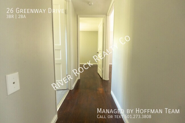 Building Photo - 26 Greenway Dr