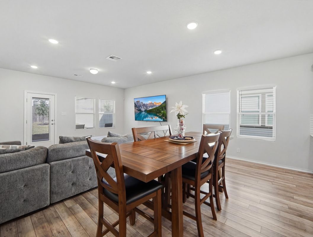 Building Photo - 4615 Serpens