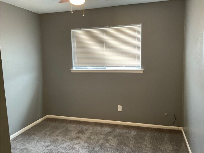 Building Photo - 1517 TX-146