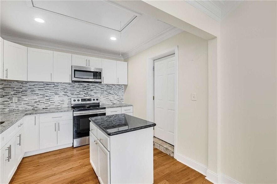 Building Photo - 1674 Browning St SW