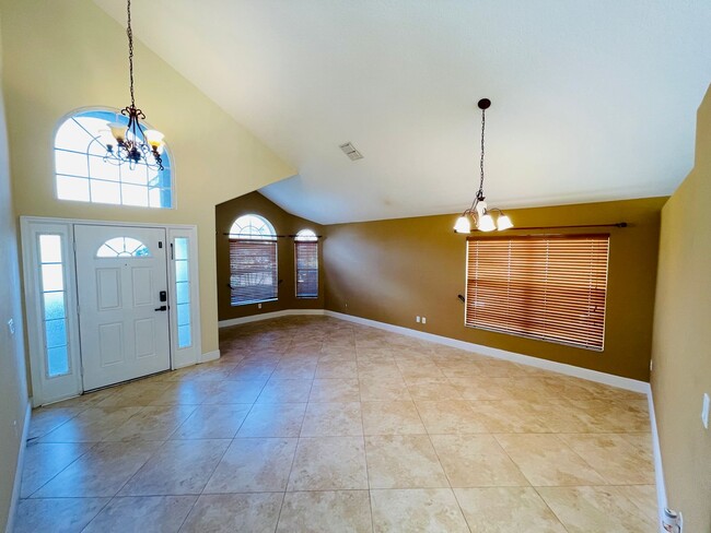 Building Photo - Available now! Charming 4-bedroom, 2.5-bathroom pet friendly home!!