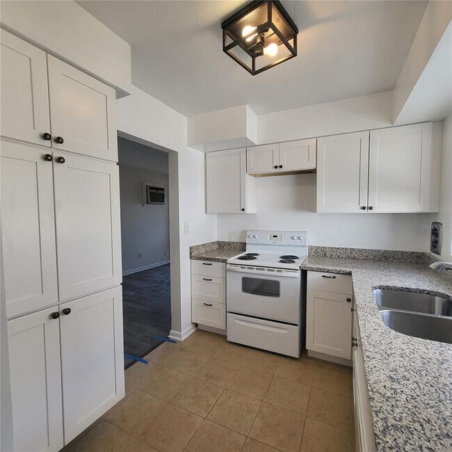 Building Photo - 223 N Mars Ave