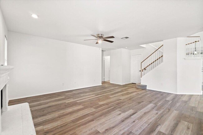 Building Photo - 15423 Quinley Dr