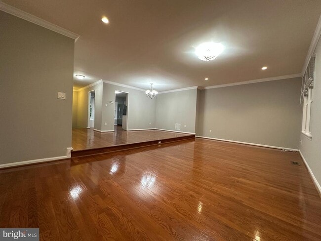 Building Photo - 10152 Village Knolls Ct