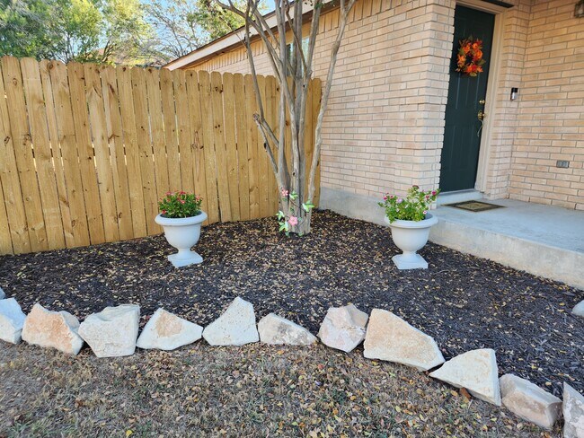 Building Photo - 7322 Kingsland