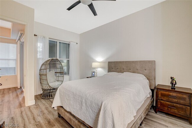 Building Photo - 38 E Serene Ave