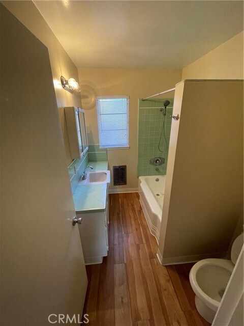 Building Photo - 823 La Cadena Ave