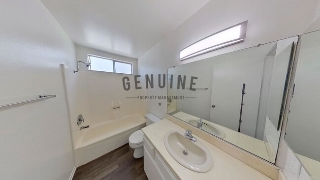 Building Photo - Coming Soon: 3Bd 2Ba Home in Lake Forest